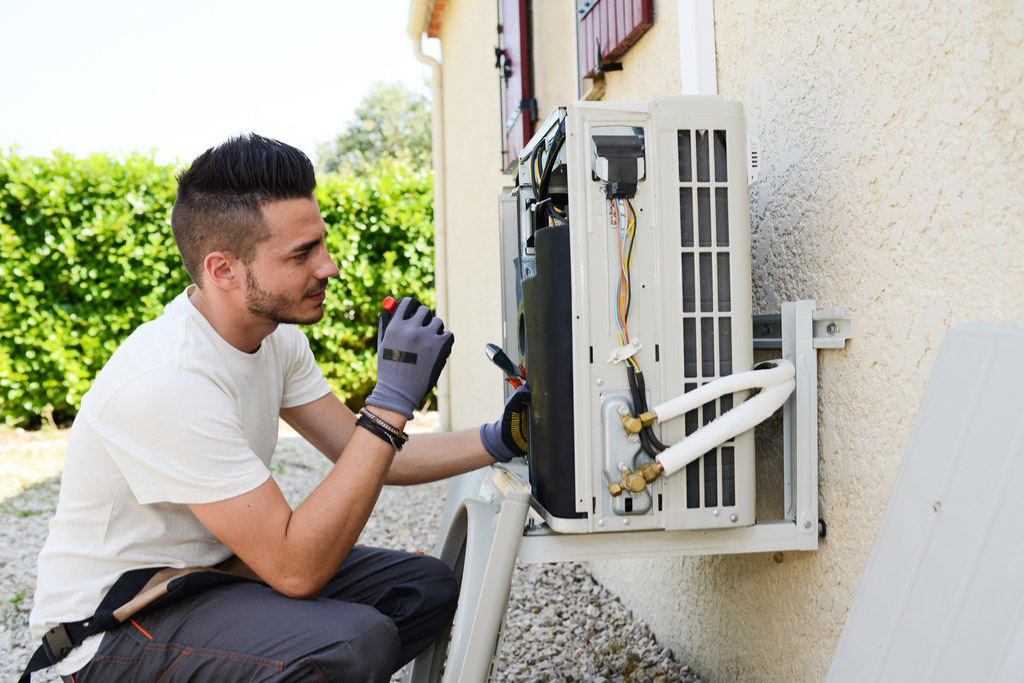 Spacing Rules to Follow When Installing an AC Outdoor Unit : Minimum Distance Between AC Outdoor Unit and Wall